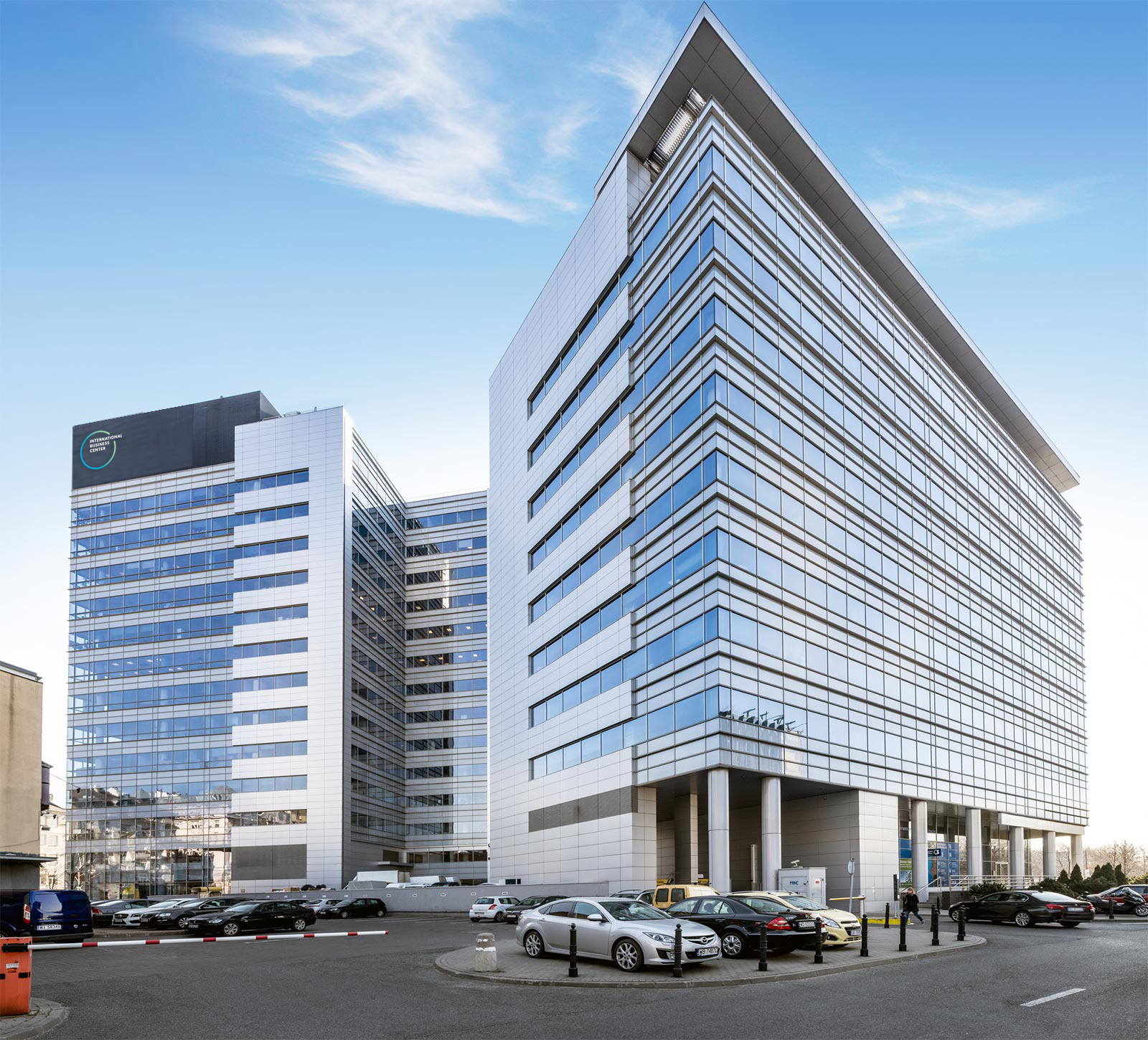 INTERNATIONAL BUSINESS CENTER  / IBC