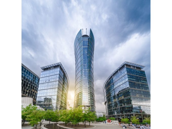 "WARSAW SPIRE BUDYNEK A WIEŻA elastyczne biura"