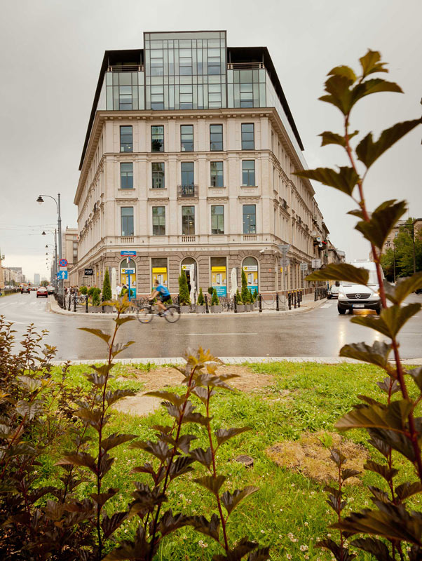 RENAISSANCE BUILDING