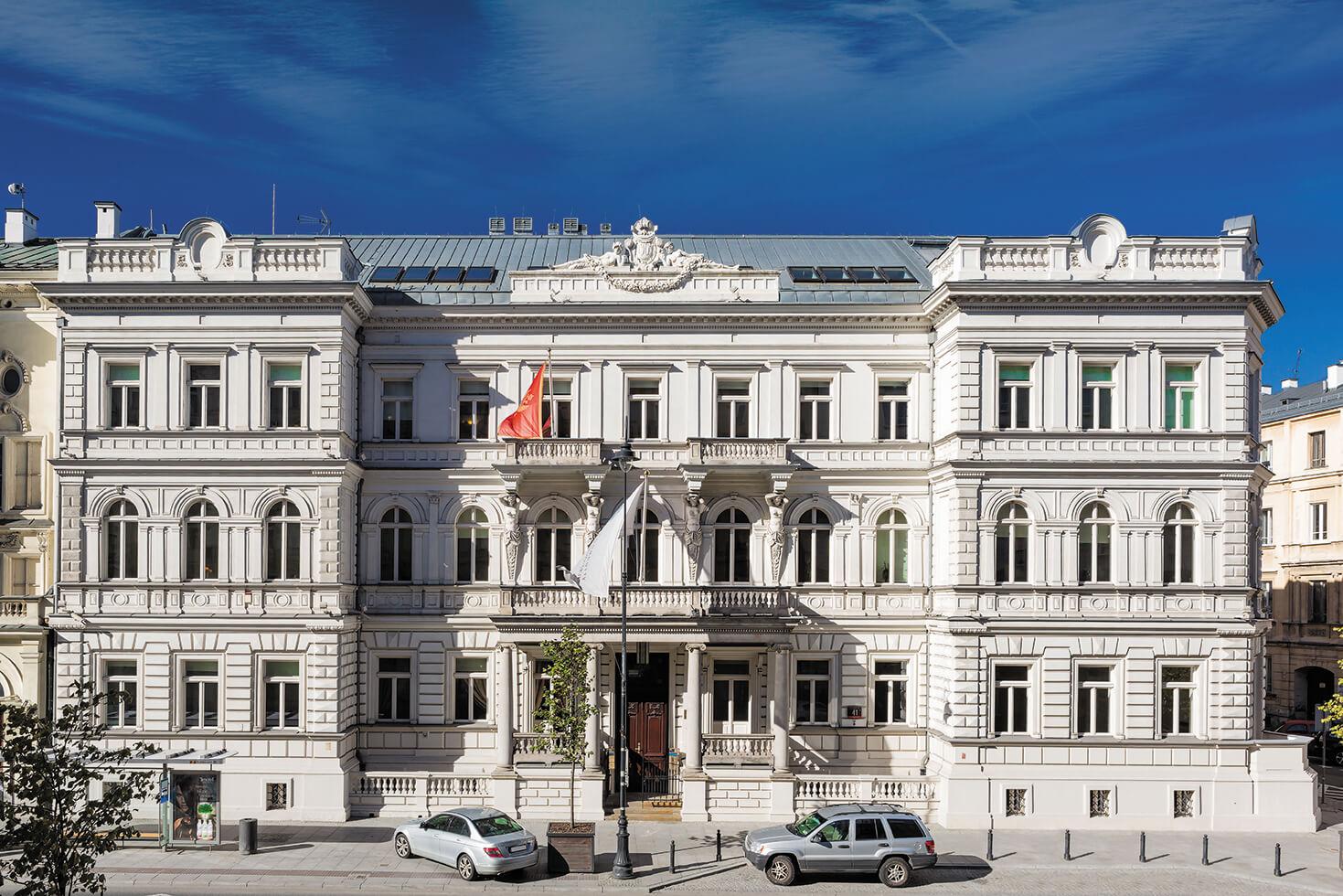 ROYAL TRAKT OFFICES