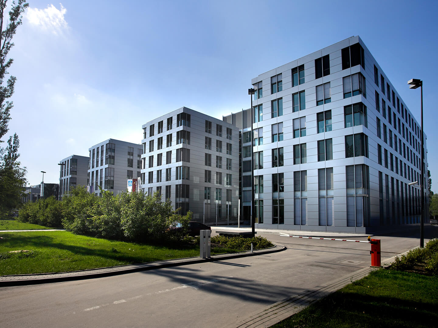 DOMANIEWSKA OFFICE PARK ALFA / MATCHPOINT