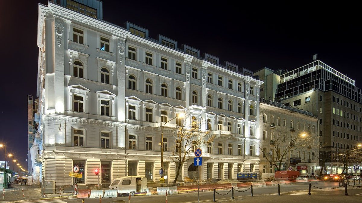 image_illuminated-warsaw-business-center-_-IMG_0460_done_klein_20161121_lipinski-passage.jpg