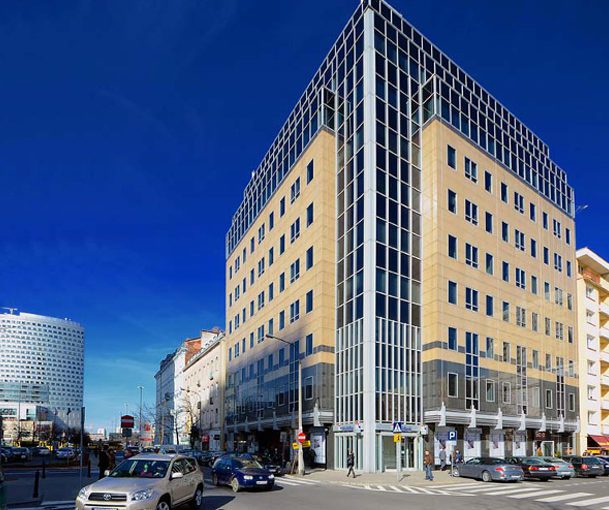 WARSAW CORPORATE CENTER / WCC