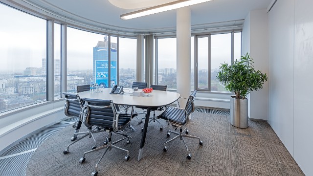picture_office-meeting-area-with-view-on-warsaw_20160413_zebra-tower.jpg