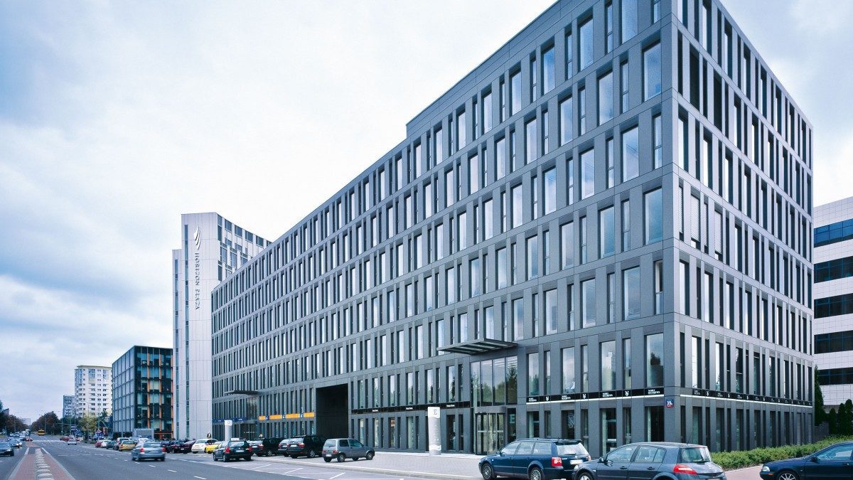 picture_street-view-on-building-and-logo-warsaw-office_20160209_horizon-plaza.jpg